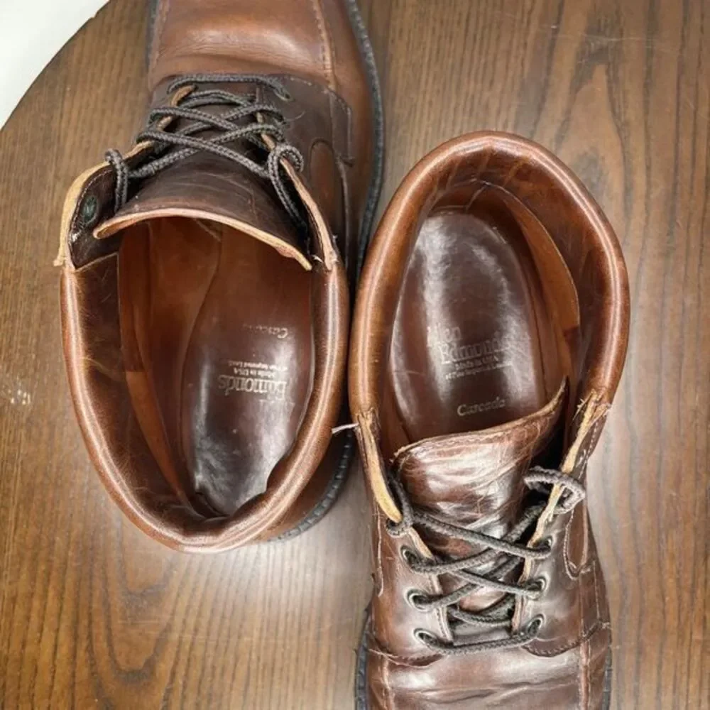 Allen Edmonds Cascade Chukka Boots‎ Men's 9.5B Brown Leather Vibram Moc Toe 6164